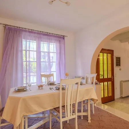 Villa Makiaris