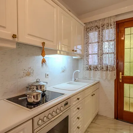 Makiaris Villa