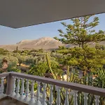 Makiaris Villa